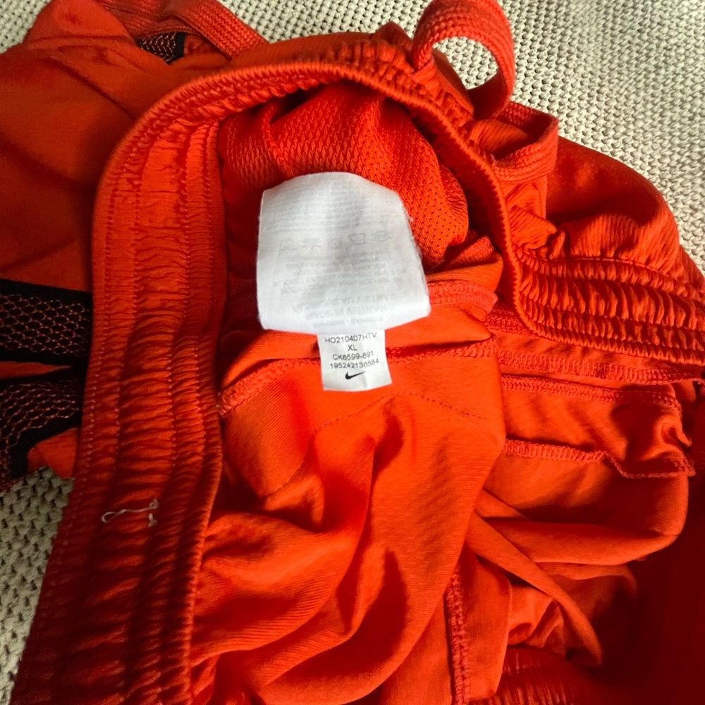 Nike Dri-FIT Fly Crossover
Womens Basketball Elastic Waist
Shorts Orange XL - Picture 7 of 11